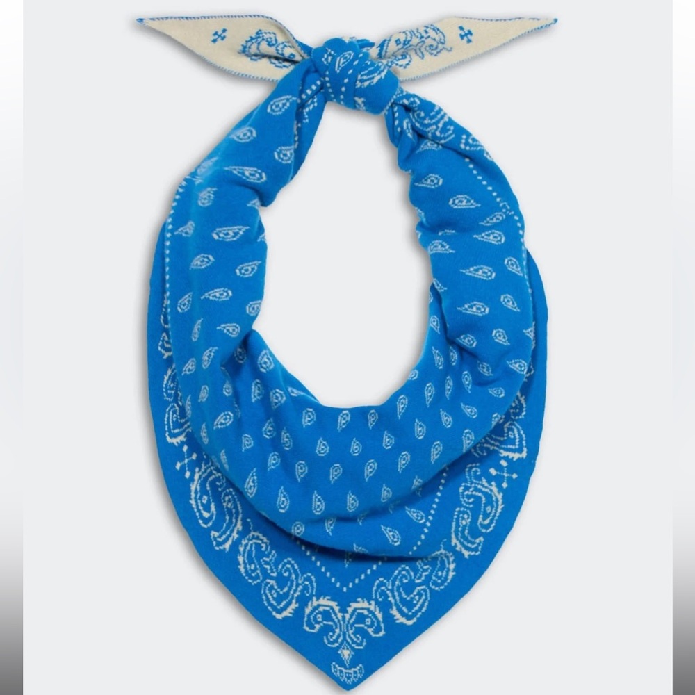 Guest in residence wild rag